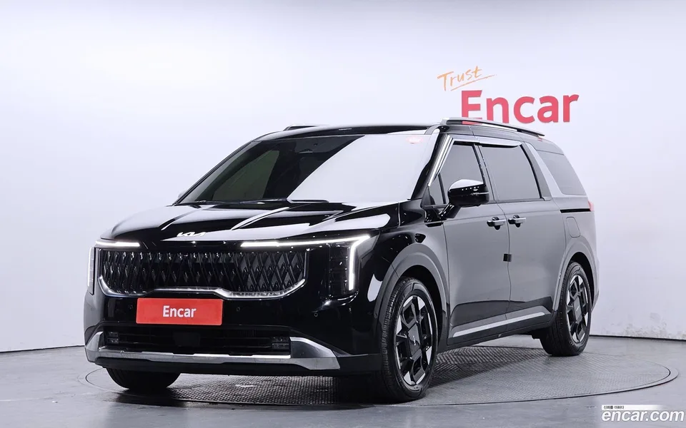 Kia Carnival 7 2025 — фото 1, купить с доставкой в Москву