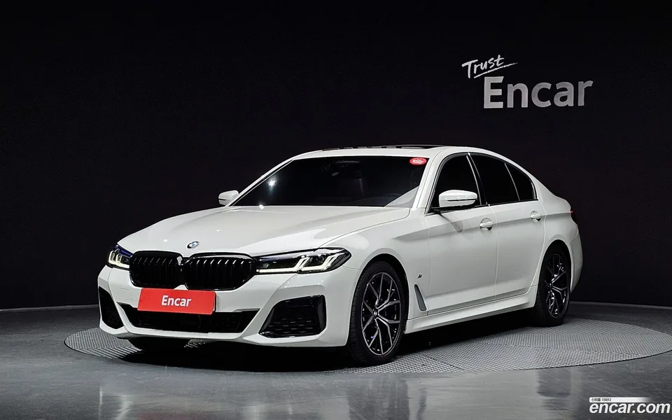 BMW 5 Series 530i M 2023 — фото 1, купить с доставкой в Москву