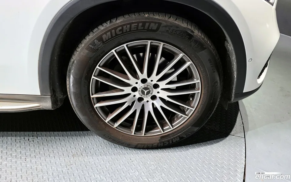 Mercedes-Benz GLC-Class GLC300 4MATIC 2025 — миниатюра 5