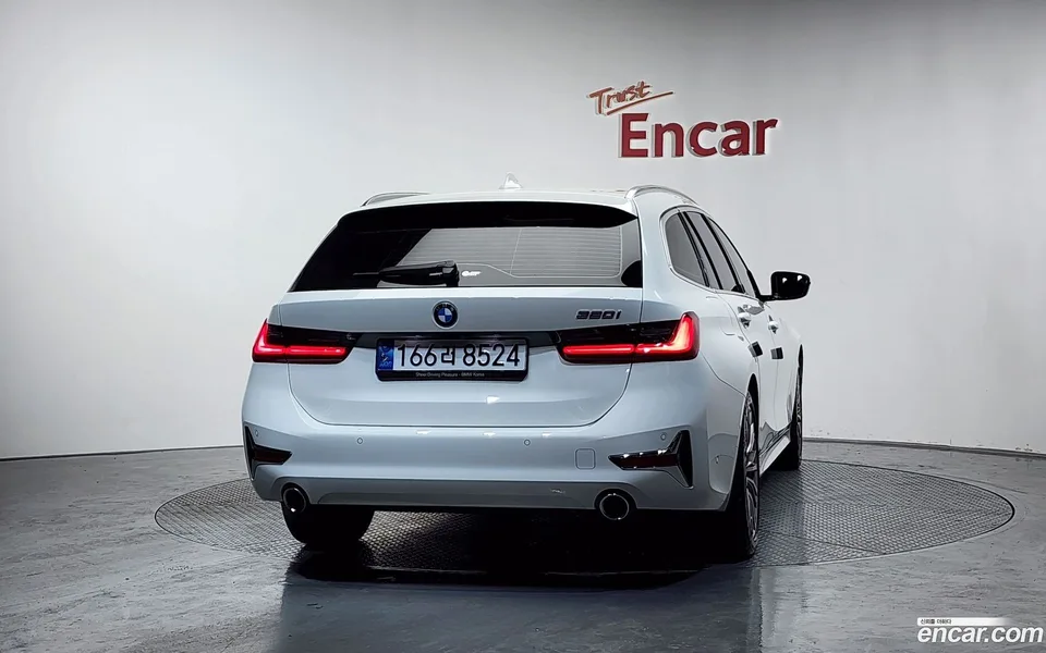 BMW 3 Series 320i 2022 — миниатюра 4