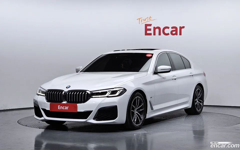 BMW 5 Series 520i M 2022 — фото 1, купить с доставкой в Москву