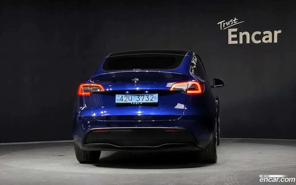 Tesla Model Y RWD 2023 — миниатюра 4