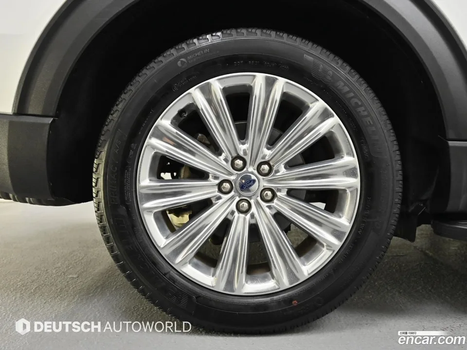 Ford Explorer 2.3 4WD 2022 — миниатюра 2
