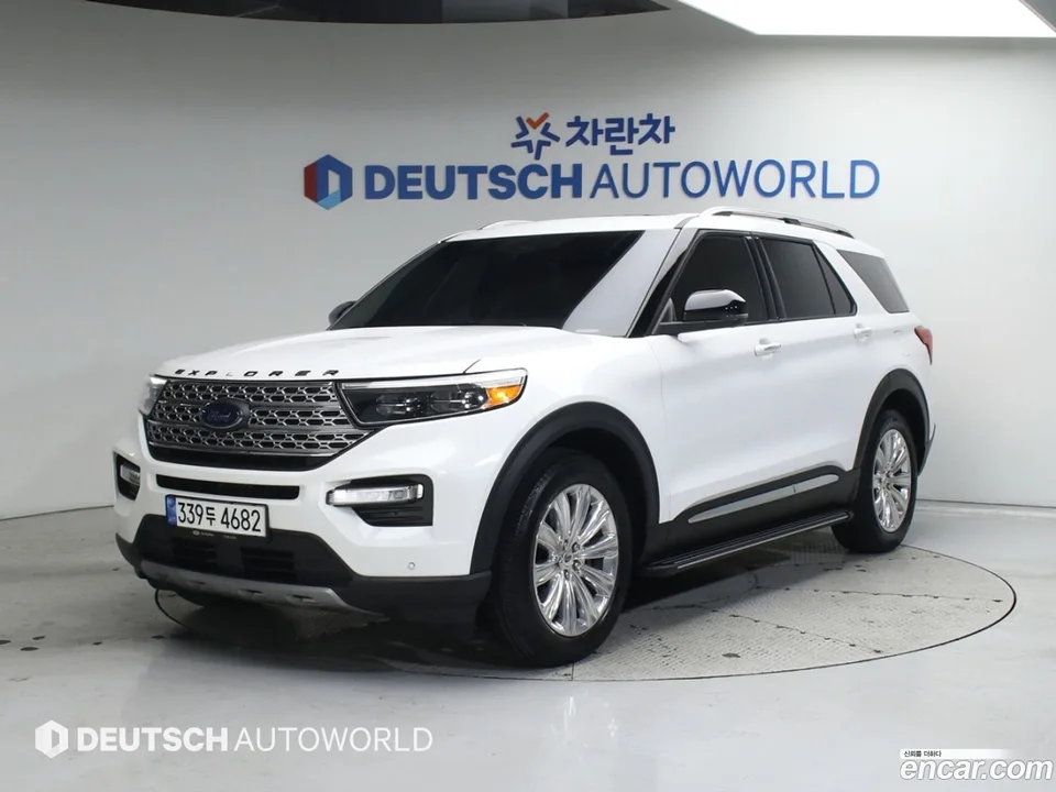 Ford Explorer 2.3 4WD 2022 — фото 1, купить с доставкой в Москву