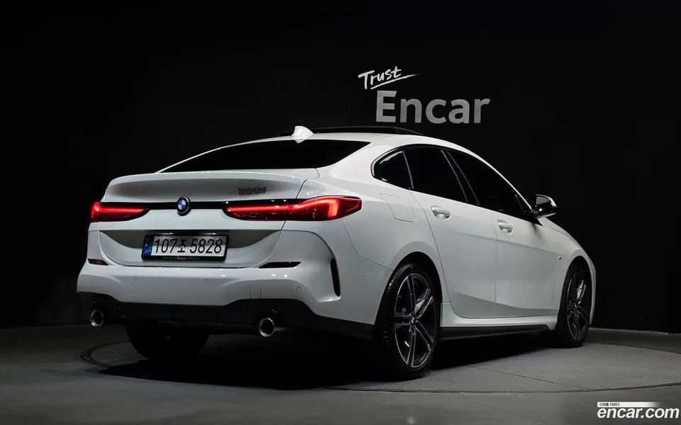 BMW 2 Series Gran Coupe 220i M 2023 — миниатюра 2