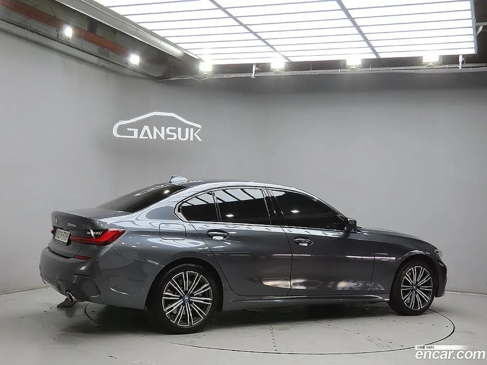 BMW 3 Series 320e M 2022 — миниатюра 4