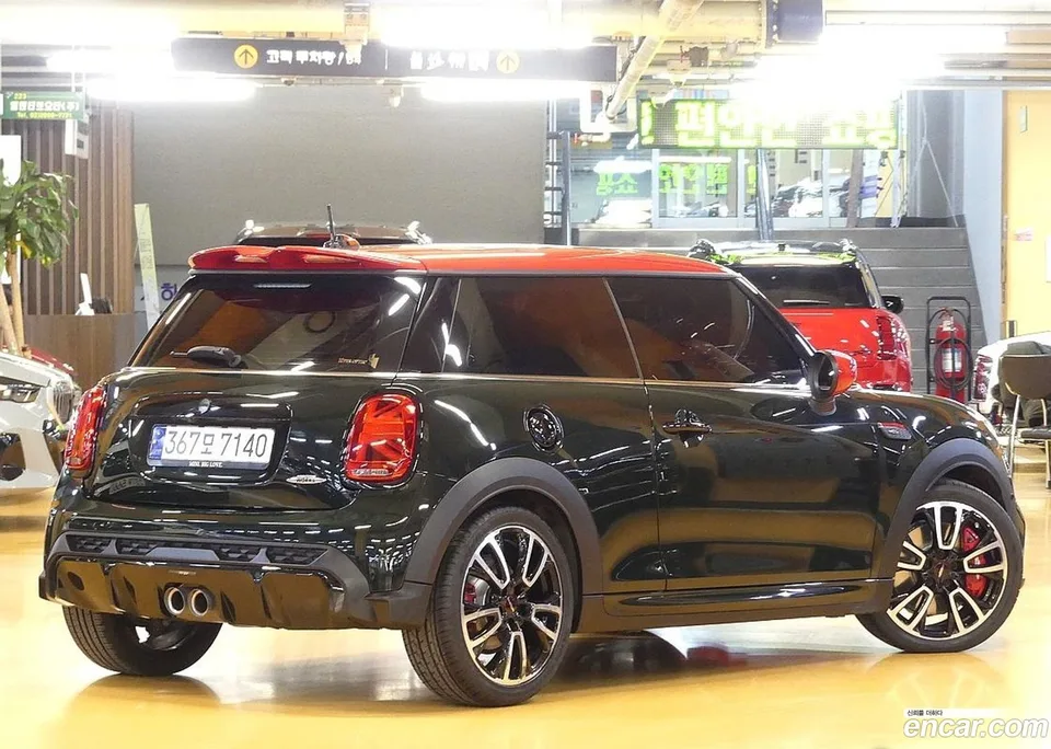 MINI Cooper S JCW 2023 — миниатюра 2