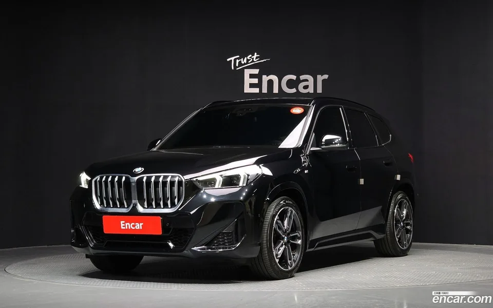 BMW X1 sDrive 18d M 2025 — фото 1, купить с доставкой в Москву