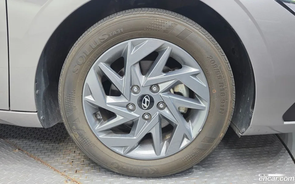 Hyundai Avante CN7 Hybrid 2023 — миниатюра 5