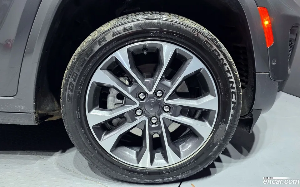 Jeep Grand Cherokee L 3.6 2022 — миниатюра 2