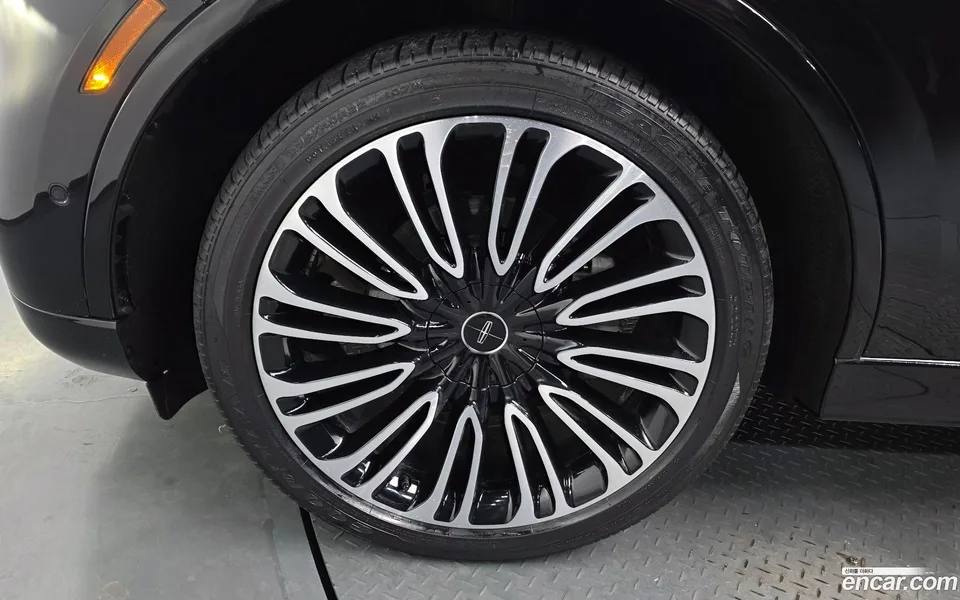Lincoln Aviator 3.0 AWD 2023 — миниатюра 2