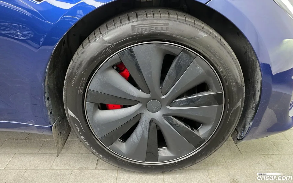 Tesla Model S 2023 — миниатюра 2