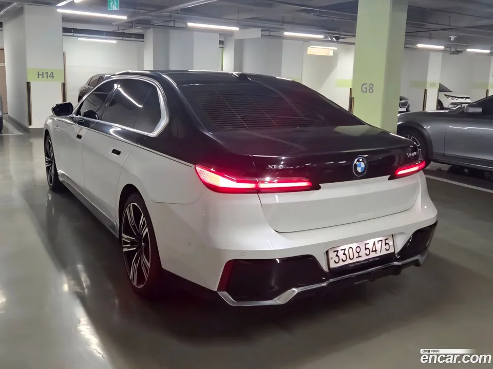 BMW 7 Series 750e xDrive M 2023 — миниатюра 2