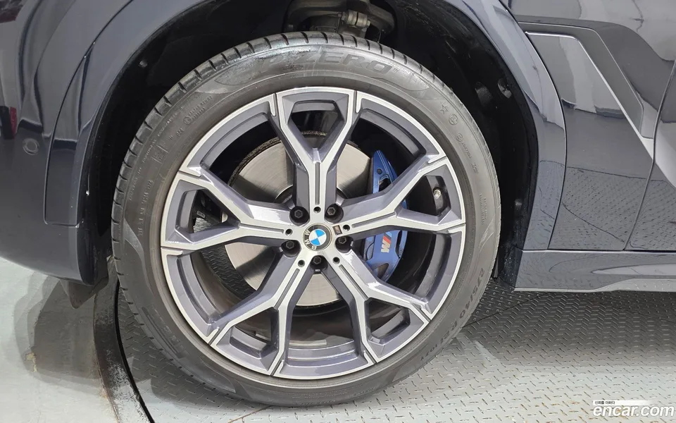 BMW X6 xDrive40i M 2022 — миниатюра 2
