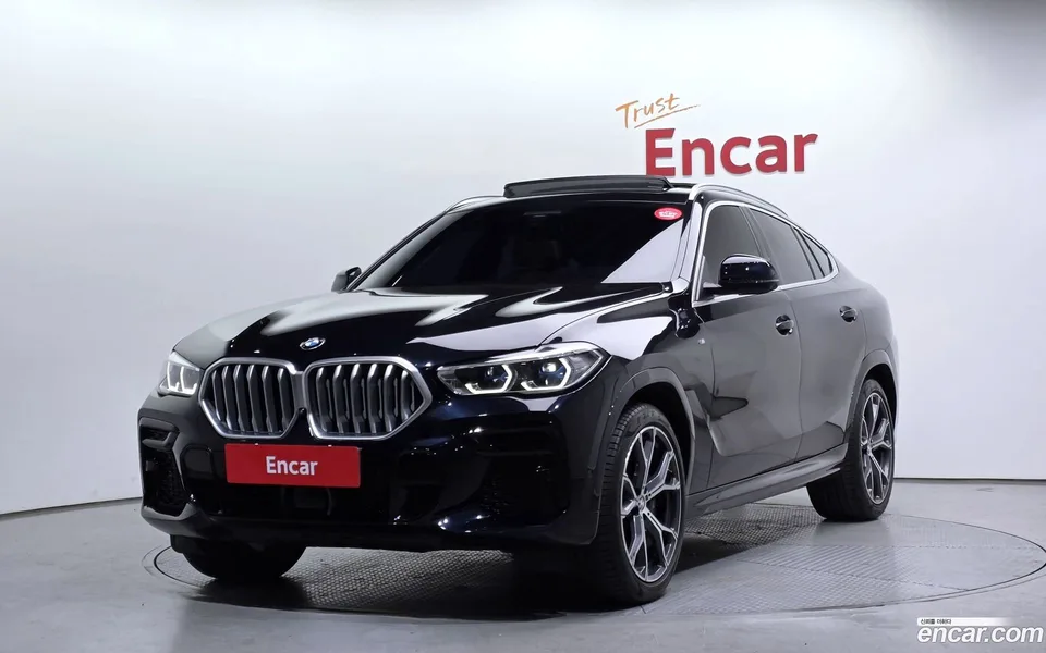 BMW X6 xDrive40i M 2022 — фото 1, купить с доставкой в Москву