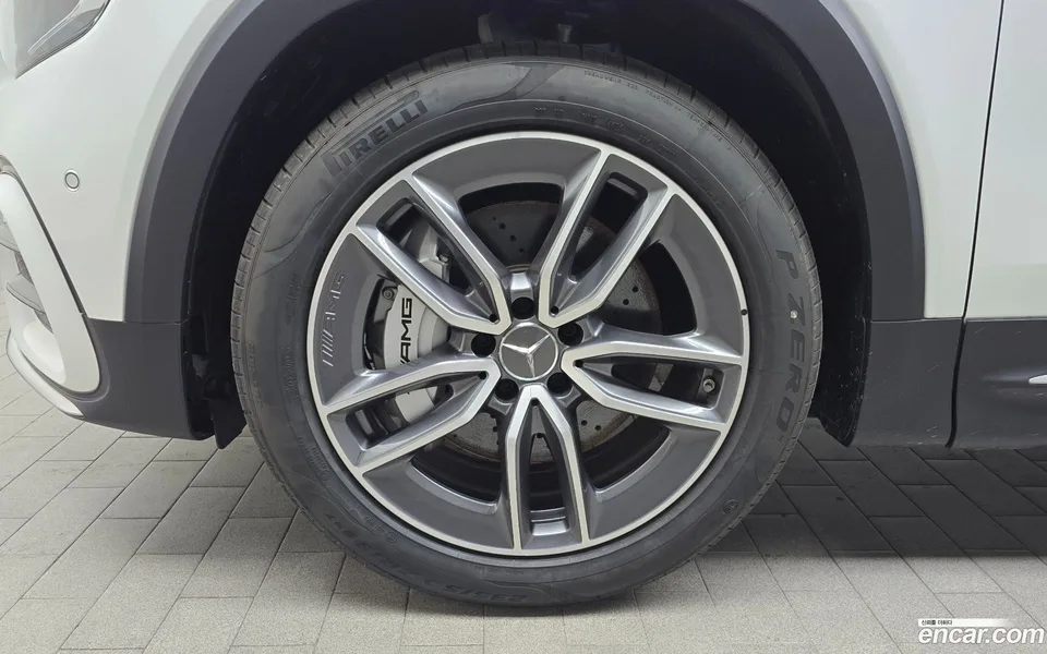 Mercedes-Benz GLB-Class AMG GLB35 4MATIC 2025 — миниатюра 2