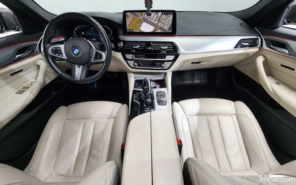 BMW 5 Series 520i M 2022 — фото 1, купить с доставкой в Москву