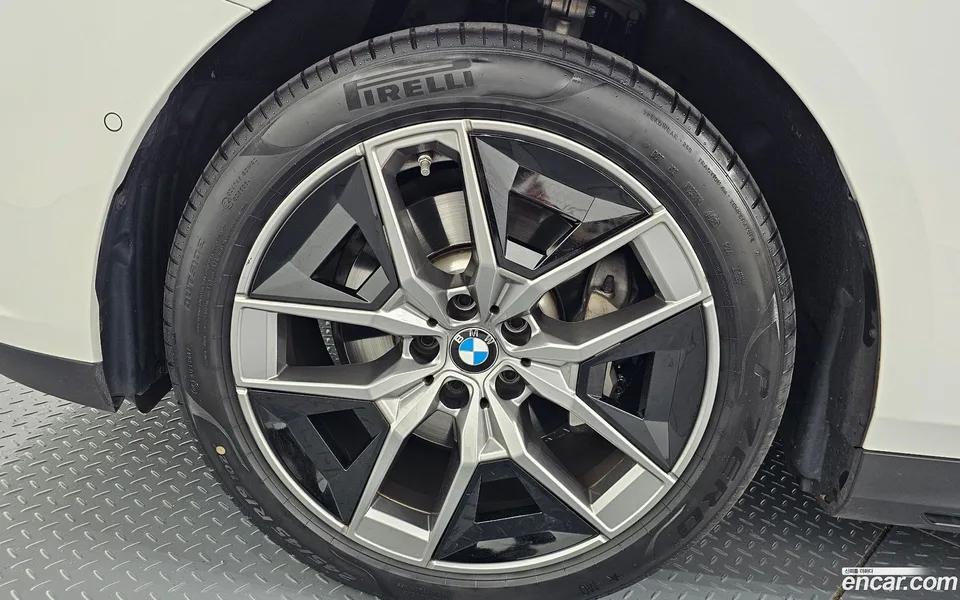 BMW 5 Series 530i xDrive 2023 — миниатюра 2