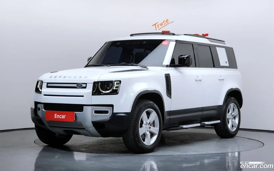 Land Rover Defender 110 D300 HSE 2023 — фото 1, купить с доставкой в Москву