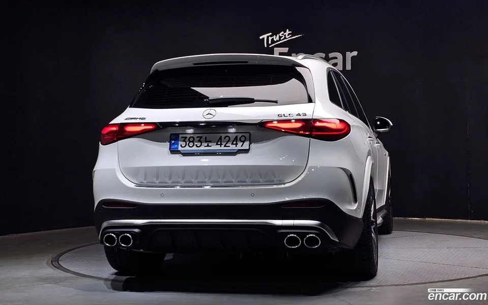 Mercedes-Benz GLC-Class AMG GLC43 4MATIC 2024 — миниатюра 4