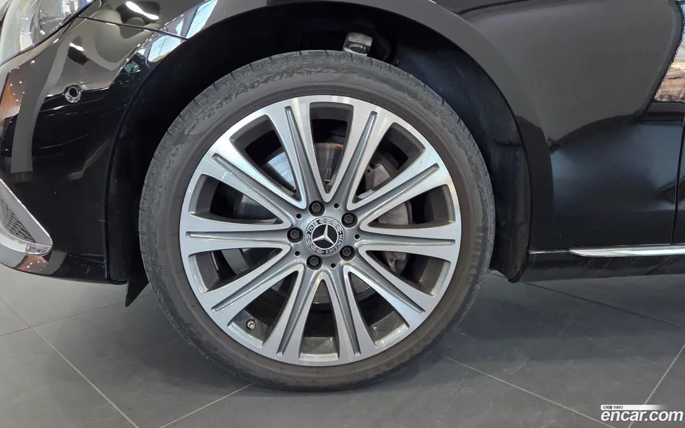 Mercedes-Benz E-Class E350 4MATIC 2023 — миниатюра 2