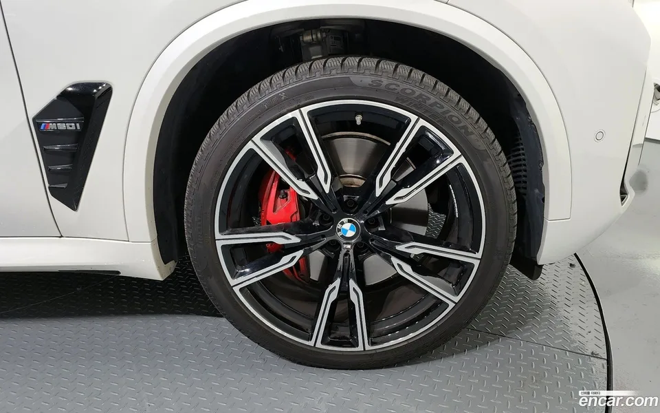 BMW X5 M60i 2024 — миниатюра 2