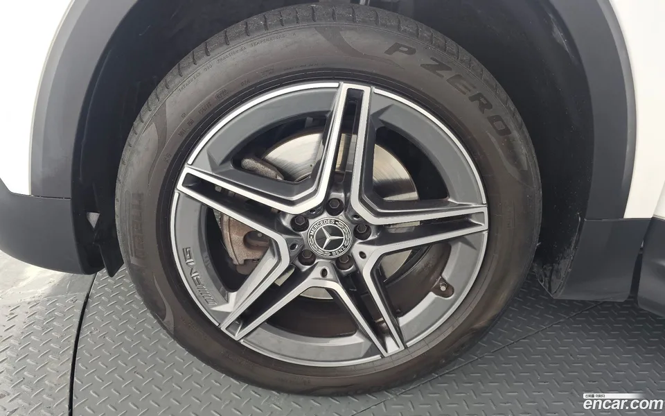 Mercedes-Benz GLB-Class GLB250 4MATIC 2022 — миниатюра 5