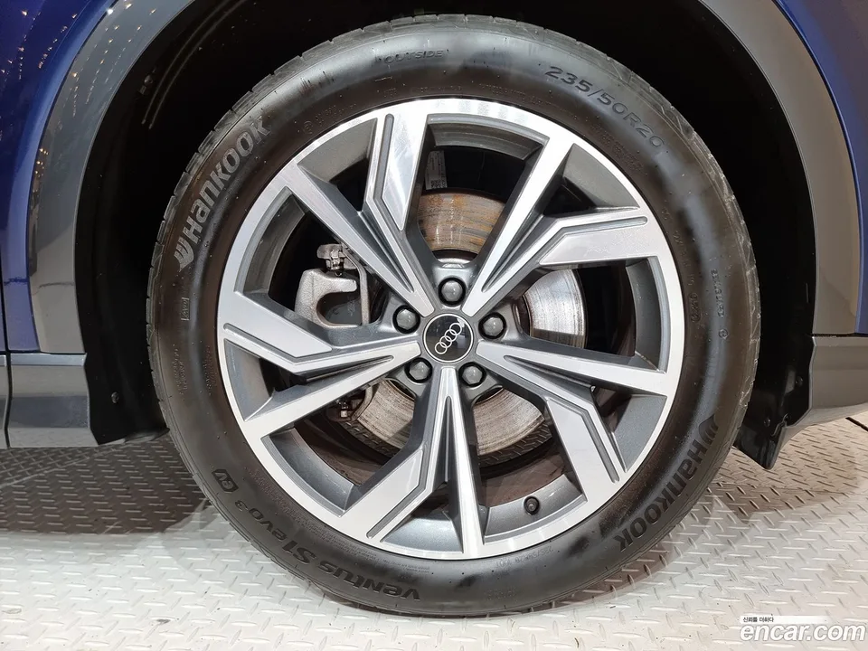 Audi Q4 e-tron 40 2023 — миниатюра 5