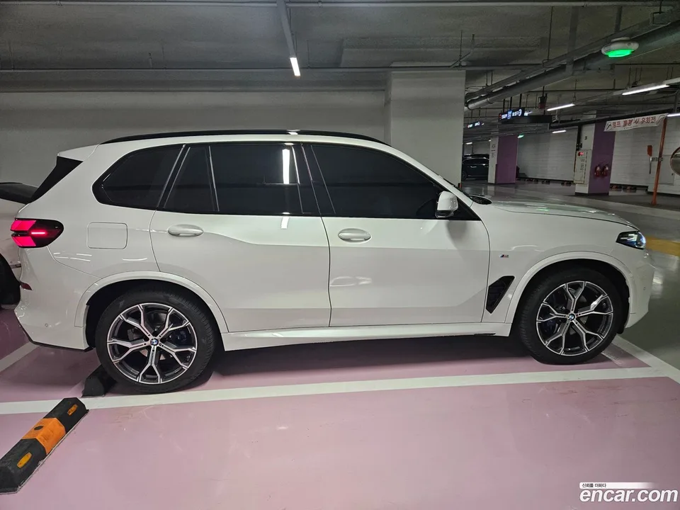 BMW X5 xDrive 40i M 2024 — миниатюра 2