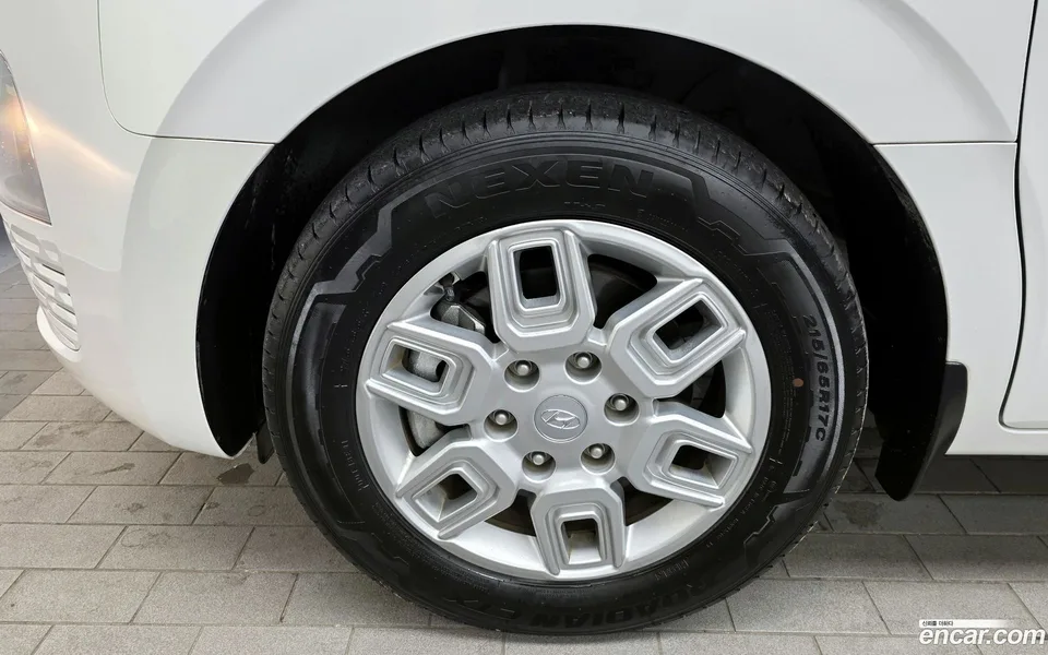 Hyundai Staria 4WD 9 2022 — миниатюра 2