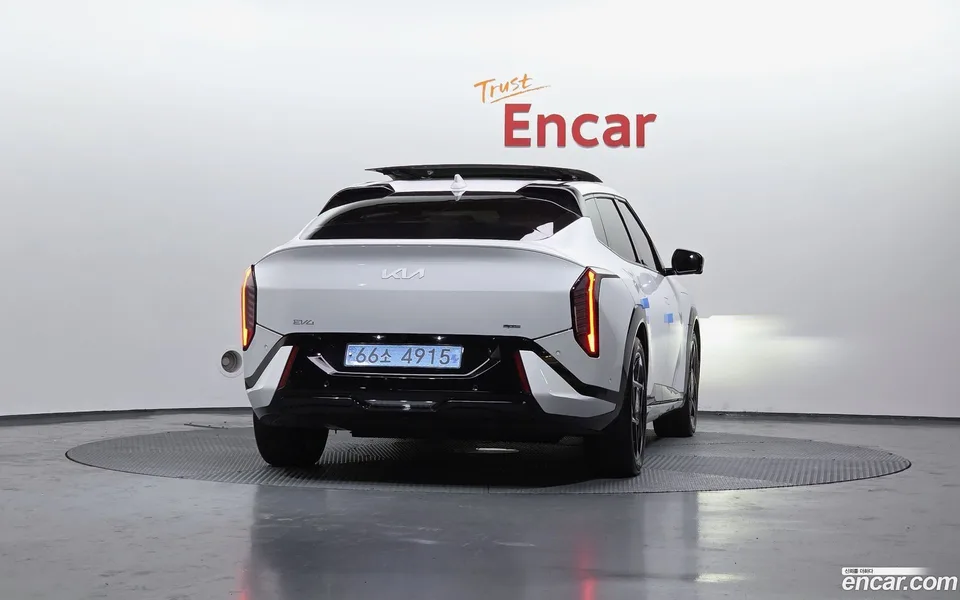 Kia EV4 2WD 2025 — миниатюра 4