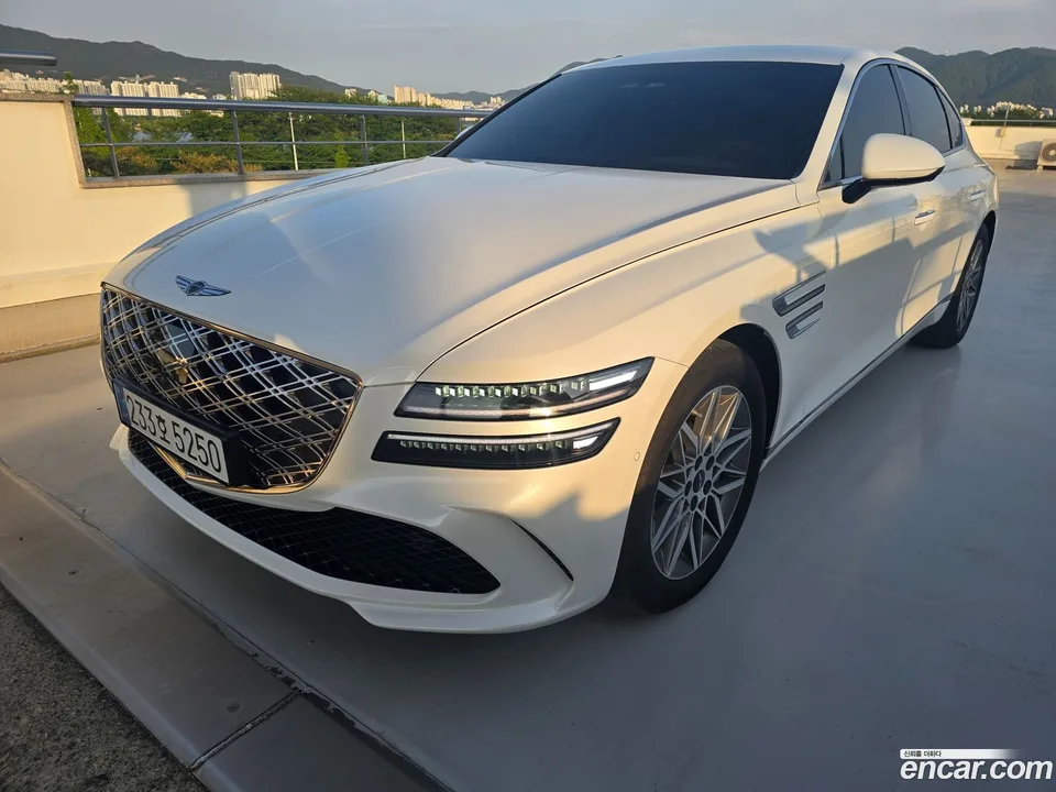 Genesis G80 2.5 2WD 2025 — фото 1, купить с доставкой в Москву