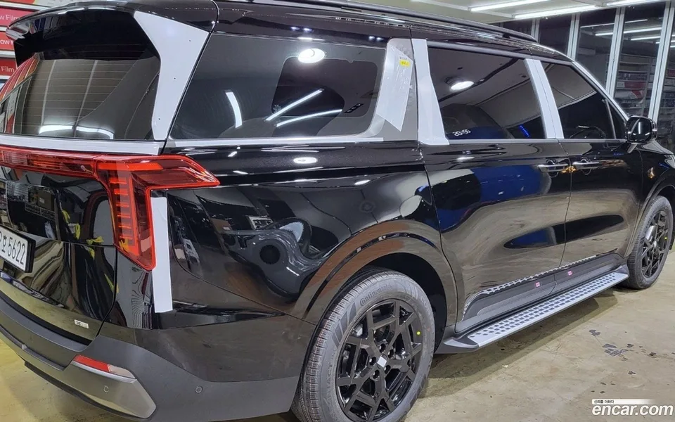 Kia Carnival HEV 9 X Line 2025 — миниатюра 3