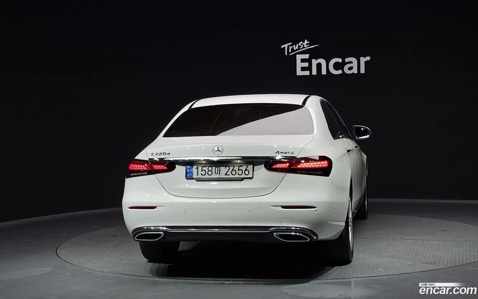Mercedes-Benz E-Class E220d 4MATIC 2022 — миниатюра 4