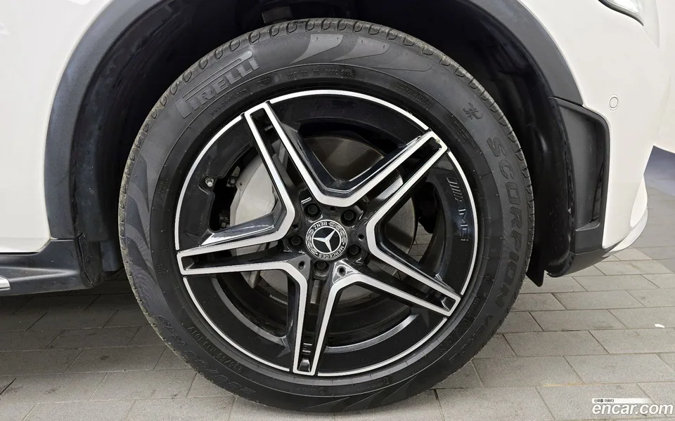 Mercedes-Benz GLC-Class GLC300 4MATIC 2023 — миниатюра 5