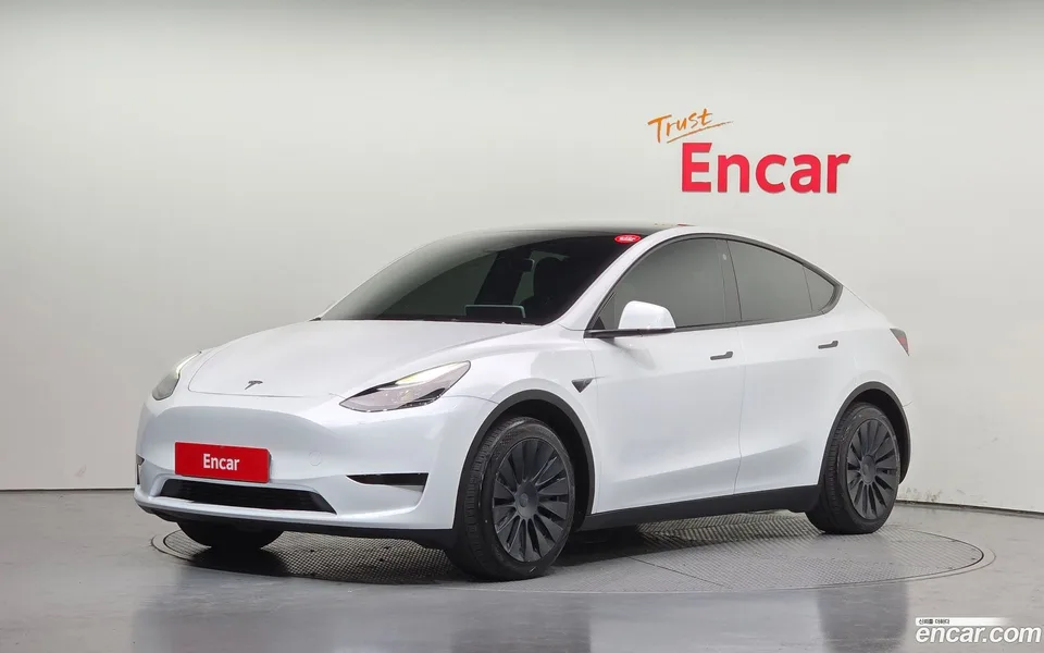 Tesla Model Y RWD 2023 — фото 1, купить с доставкой в Москву