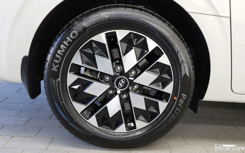 Hyundai Staria 4WD 9 2022 — миниатюра 2