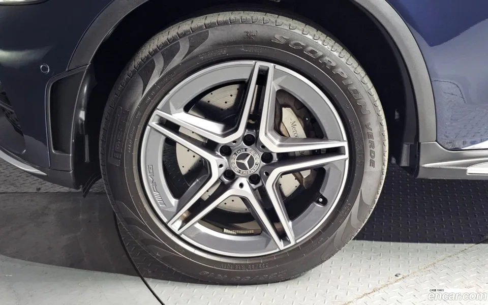 Mercedes-Benz GLC-Class GLC300e 4MATIC 2023 — миниатюра 2