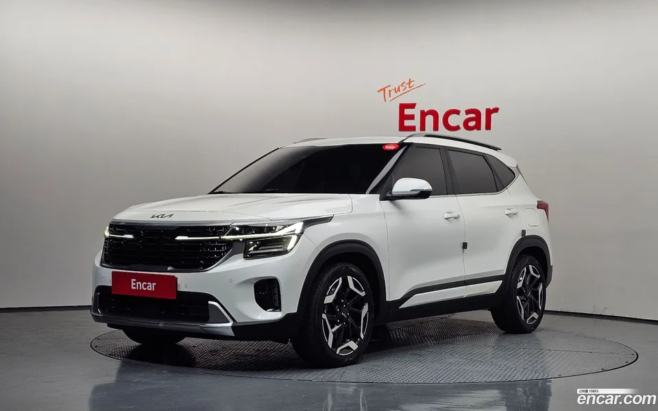 Kia Seltos 1.6 2WD 2023 — фото 1, купить с доставкой в Москву