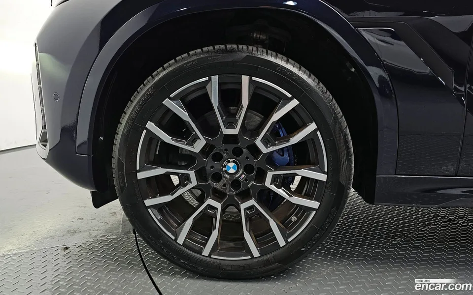 BMW X6 xDrive40i M 2024 — миниатюра 5