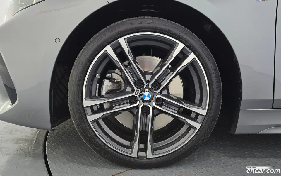 BMW 1 Series 120i M 2024 — миниатюра 2