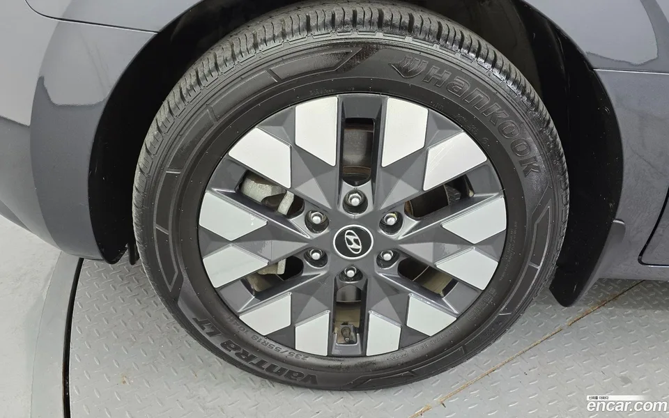 Hyundai Staria 4WD 7 2022 — миниатюра 2