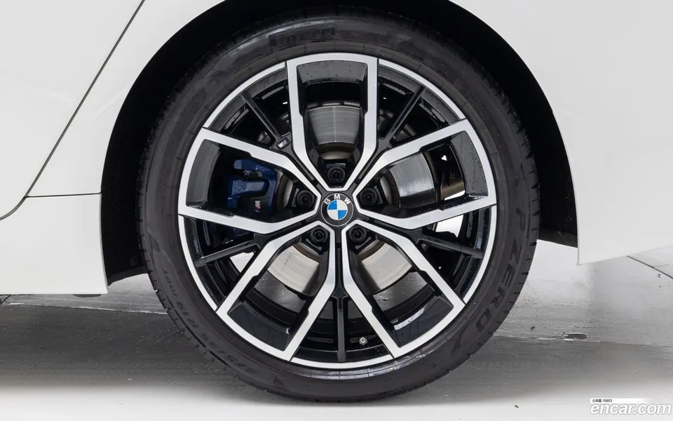 BMW 5 Series 530i M 2022 — миниатюра 2