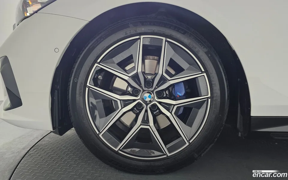 BMW 5 Series 520i M 2024 — миниатюра 2
