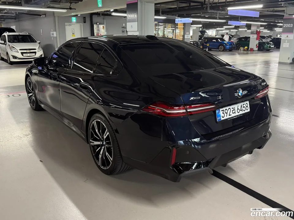 BMW 5 Series 530i xDrive M 2025 — миниатюра 2