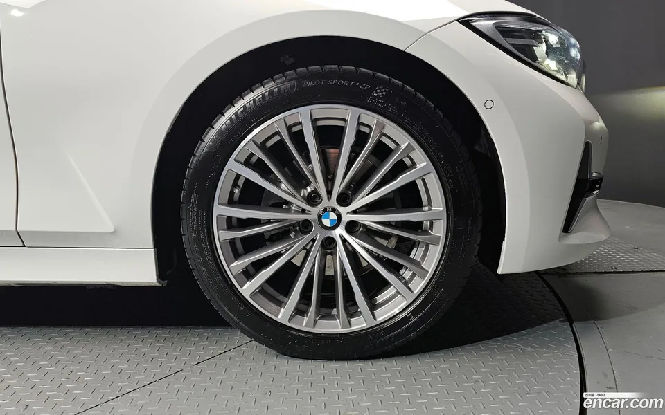 BMW 3 Series 320i 2022 — миниатюра 5