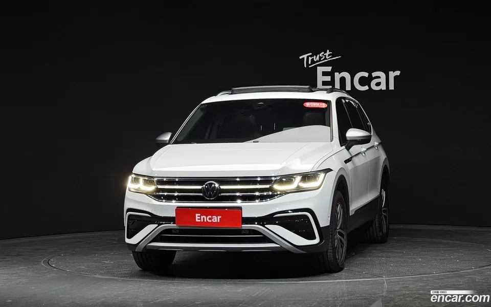 Volkswagen Tiguan Allspace 2.0 TSI 2023 — миниатюра 3