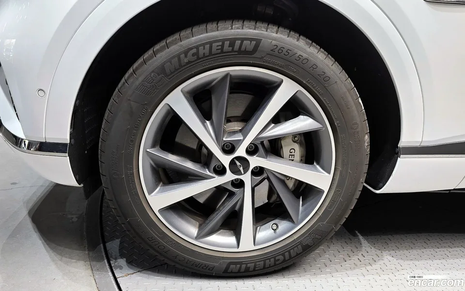 Genesis GV80 2.5T 2WD 2024 — миниатюра 2