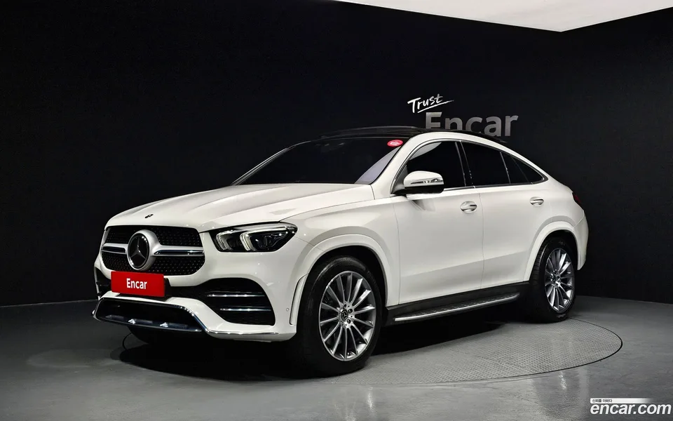 Mercedes-Benz GLE-Class GLE400d 4MATIC 2023 — фото 1, купить с доставкой в Москву