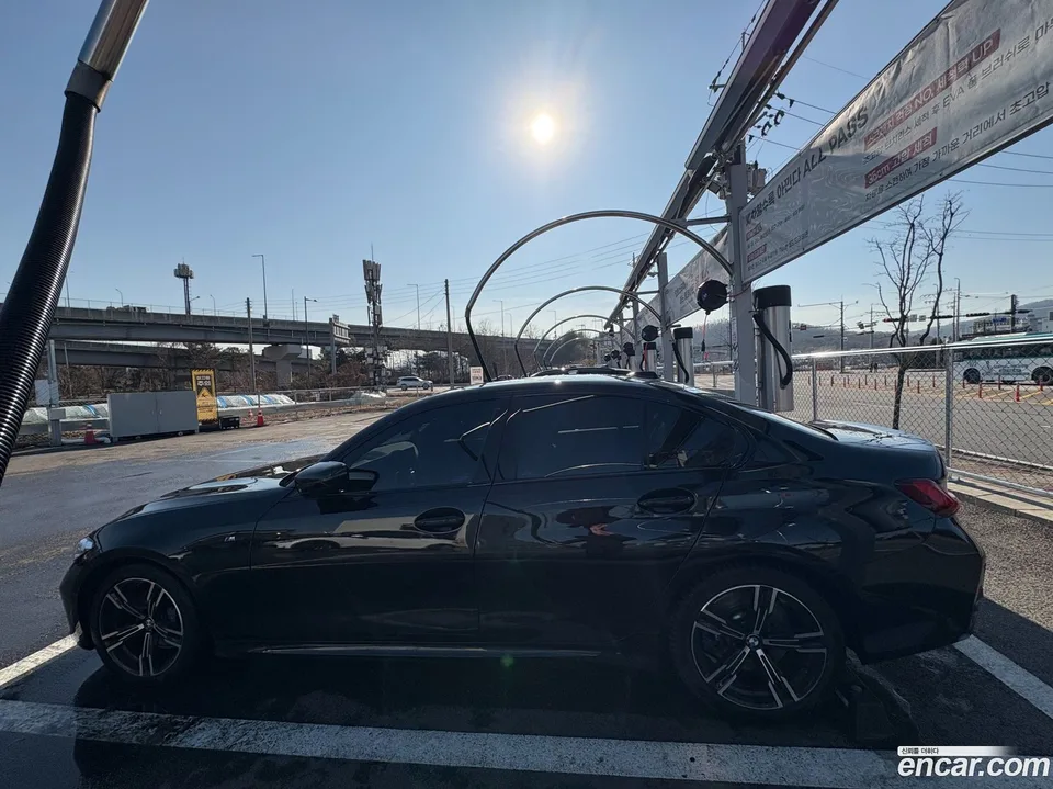BMW 3 Series 320i M 2024 — миниатюра 4